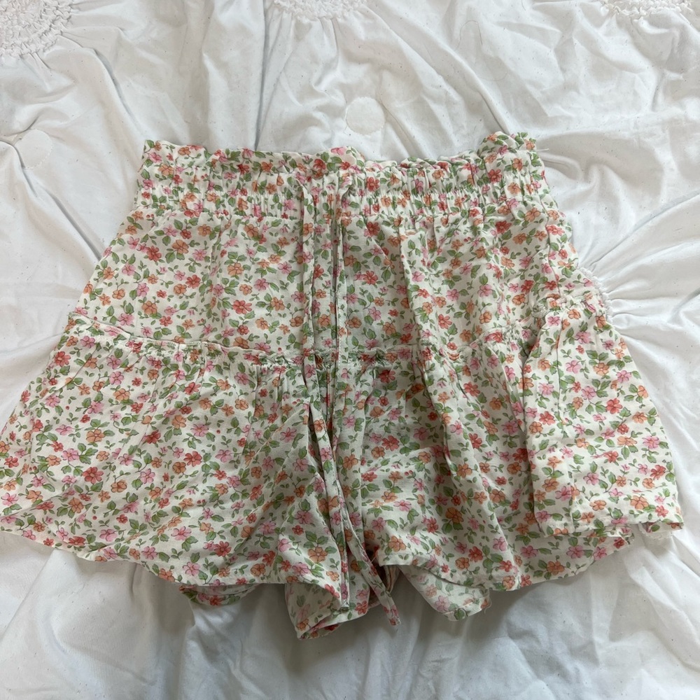 Aeropostale floral dressy shorts size XS💐